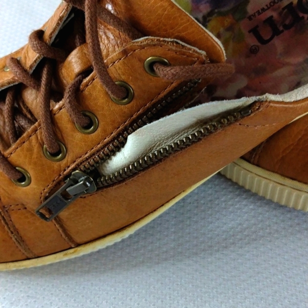 Born Paloma Leather 8M Woman Casual Sneakers Side Zipper - Picture 5 of 12